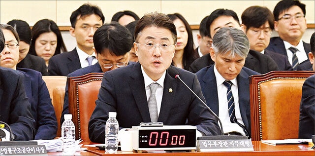 ‘이화영 가석방 요청’ 놓고 野 “이 대통령 협박” 공세