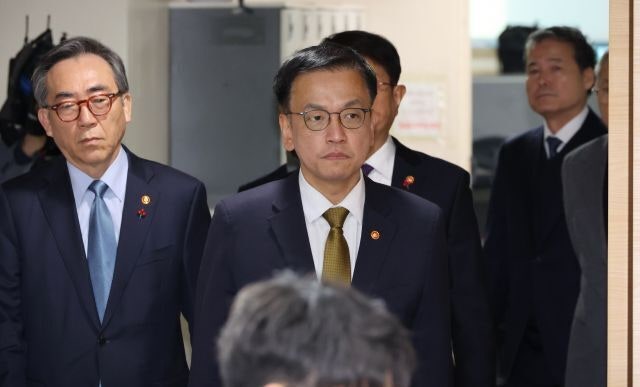최상목 ‘법관 기피 신청’ 4개월째 잠잠… 대법, 평균 한두 달 처리기간 훌쩍 넘겨
