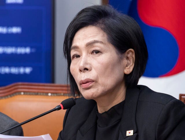 최민희 “민주당 <b>지지율</b> 처참하다…위기 징후”
