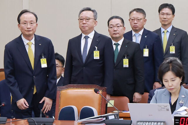 [단독] 신한·하나은행, 현금 보상 없다...해킹 유출 고객 전원에 'VIP 대... - 뉴스 썸네일 이미지