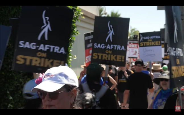 ▲미국 배우·방송인 노동조합(SAG-AFTRA)은 넷플릭스, 디즈니 등 사업자단체에 해당하는 영화‧TV제작자동맹(AMPTP)과 한달여간 협상을 벌인 끝에 지난 13일 파업을 선언했다. 사진=SAG-AFTRA 유튜브