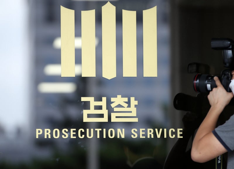 <b>인권위</b>, <b>국정원</b>, 서울대병원까지 검찰 출신…'검찰 국가'의 탄생?