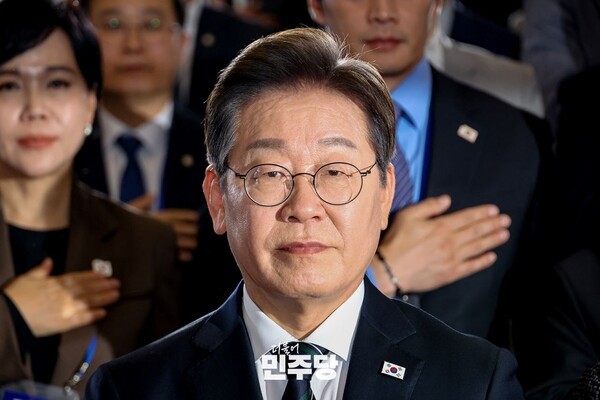 조선일보 "왕조 국가 방불케 하는 <b>이재명</b> 방탄 법안"