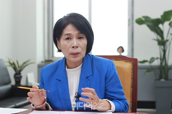 <b>대통령</b>실, 최민희 과방위원장 <b>영국</b> <b>특사</b>단 파견
