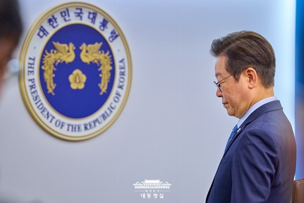 중앙일보 "<b>수사</b>팀 구성까지 <b>지시</b>한 대통령…부적절 개입"