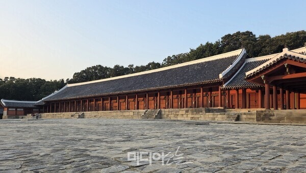 '<b>종묘</b> 옆 <b>초고층</b>빌딩' 힘 싣는 일부 언론이 말하지 않는 것