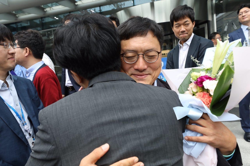 ▲ 2017년 8월 당시 YTN 해직기자 3명이 복직했다.2008년 10월 해직된 지 무려 3249일 만의 일이었다.MB정부의 YTN 낙하산 사장 임명에 맞서 공정방송 투쟁을 하다가 해고됐던 노종면·조승호·현덕수