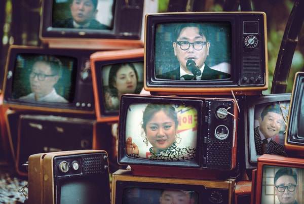 ▲ 최근 사생활 이슈로 논란이 된 뒤 방송을 중단한 연예인들. 디자인=이우림 기자.