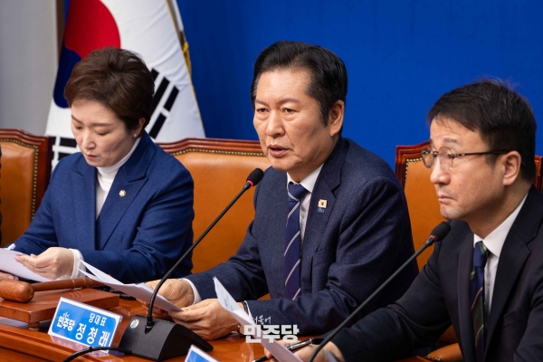 ▲ (왼쪽부터) 더불어민주당 이언주 최고위원, 정청래 대표, 한병도 원내대표. 사진=더불어민주당 홈페이지