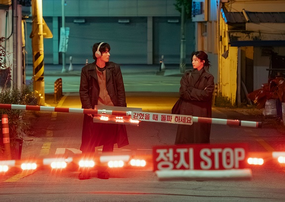 ▲JTBC \'모두가 자신의 무가치함과 싸우고 있다\' 스틸컷. 사진출처=JTBC 홈페이지. 