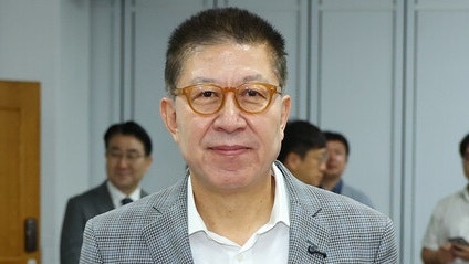민주당 "박형준, 장애인 부모님 만난 뒤 장애인 비하 유튜브 출연"