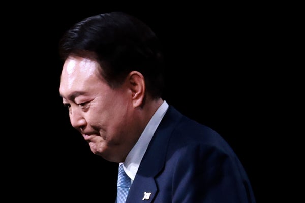 윤석열 징역 7년 확정… 한겨레 "기결수 尹, 죗값 치러라"