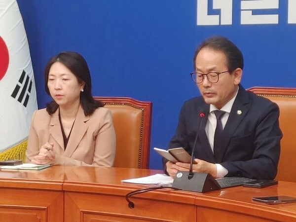더불어민주당 최고위에 방문진 이사만 보고누락 … 오태규 李선대위탓?