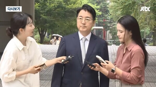 [속보] <b>심우정</b> 전 검찰총장 <b>구속영장 기각</b> "증거인멸 도망? 소명 부족"