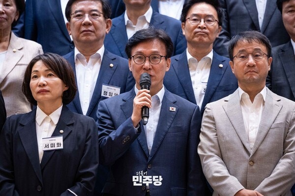 김어준과 경쟁? 김민석 "<b>민주당TV</b> 교과서, 타미디어는 학습지" 봉지욱 "...