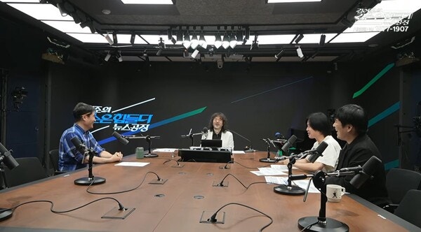 민주TV 진행 <b>박영식</b> 안태훈 … 김어준 "반갑긴 해" 주진우 "방향성이 7시...