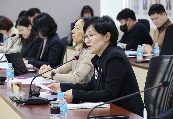▲원민경 성평등가족부 장관이 6일 서울 종로구 정부서울청사에서 열린 제3차 AI 성평등 전략포럼에서 발언하고 있다. ⓒ연합뉴스 