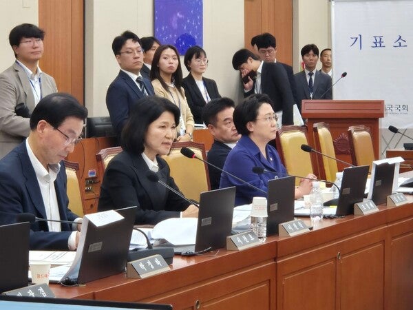 과방위, <b>이진숙 국감 제척안 의결</b>…"본인 결정 질의, 이해충돌 우려"