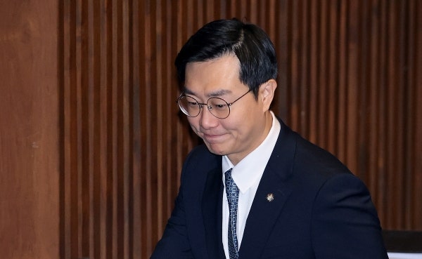 '보좌진 <b>성추행 혐의</b>' <b>장경태</b> 의원 불구속 <b>기소</b>