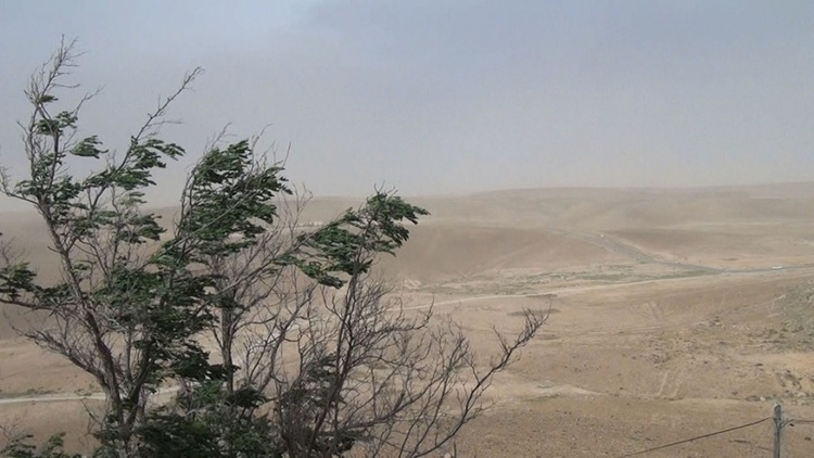 샹탈 아케르만의 영화 〈노 홈 무비〉의 사막 장면 ©chantalakerman.foundation    