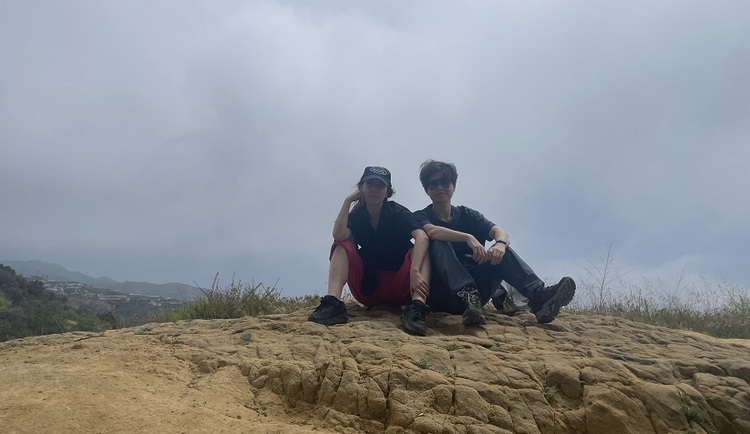 배우자와 나는 캐나다에서 결혼을 하였고, 대한항공에 ‘가족’ 멤버십으로 등록되었고, 최근 대법원 판결 이후 ‘건강보험 피부양자’ 등록을 마쳤지만, 아직도 대한민국에서는 우리가 부부임을 인정받지 못한다. (크리스 제공