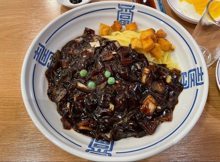 비건 짜장면은 가원(서울 망원동에 위치한 중식당)이 가장 취향. (비화 제공)    