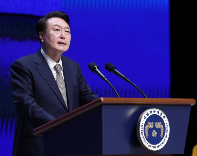 '<b>한동훈 충돌</b>' 다음날 尹<b>대통령</b>, 공개일정 불참 "감기 기운"