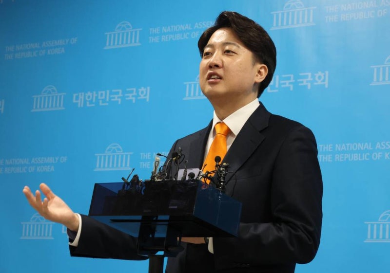 <b>이준석</b> "양육비 안 주는 나쁜 부모들…국가가 선지급" 공약