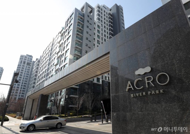 많이 떨어지고, 조금 올랐네…공시가 전년비 수천만원 상승 그쳐