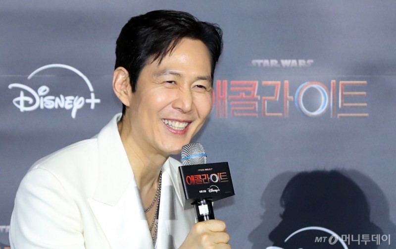 <b>래몽래인</b> "<b>이정재</b> 측, 거래정지 상장사 인수 요구…회사 껍데기 활용"