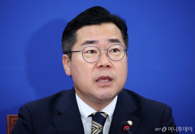 [Seoul=Newsis] Reporter Jo Seong-woo = Park Chan-dae, acting president of the Democratic Party and acting leader of the party, speaks at a policy coordination meeting held at the National Assembly in Yeouido, Seoul on the morning of the 25th. 2024.07.25. xconfind@newsis.com /