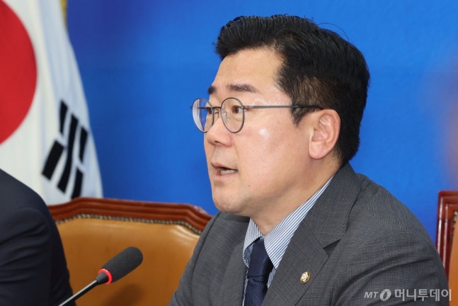 [Seoul=Newsis] Reporter Kwon Chang-hoi = Park Chan-dae, acting leader and floor leader of the Democratic Party, is speaking at a meeting of the highest committee held at the National Assembly in Yeouido, Seoul on the morning of the 29th. 2024.07.29. kch0523@newsis.com /Photo=