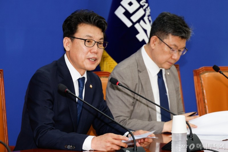 이사 충실의무 확대·물적분할 '억울한 개미' 없게···<b>민주</b>, '코리아부스터...