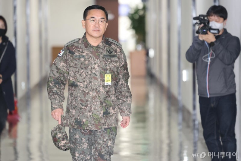 <b>검찰</b>, '비상계엄' 핵심 <b>여인형</b> 前 <b>방첩사령관</b> 소환