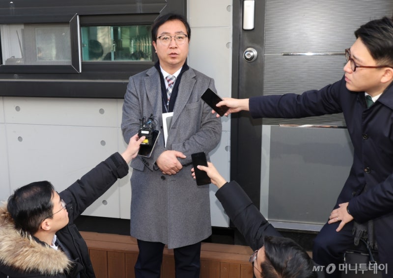 [속보]공조본, 윤 대통령 <b>출석요구서</b> <b>대통령실</b> <b>전달</b> 불발