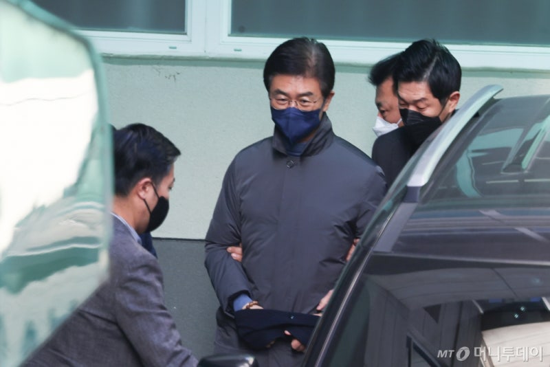'국회 봉쇄' <b>김봉식 서울경찰청장</b>, 검찰 송치[영상]