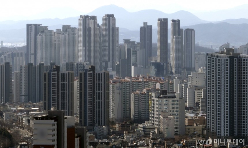 [Daegu = Newsis]記者Lee Mu -Yeol = Daegu Jung -Gu的Daegu Urban Apartments在19日，政府決定直接通過韓國土地和住房公司（LH）直接購買約3000個單位，以解決當地的“惡意不成功”住房問題。2025