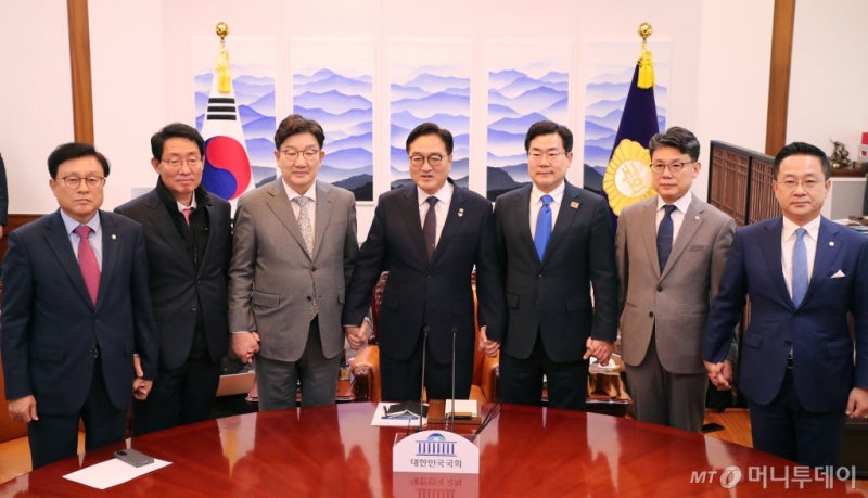 "<b>추경</b>·연금개혁 더 논의"···<b>여야</b><b>협의회</b>, 담판 없었지만 진전 있었다