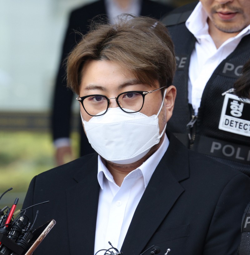 <b>김호중</b> "미치도록 보고싶다"…100장 반성문 이어 절절한 <b>옥중 편지</b>