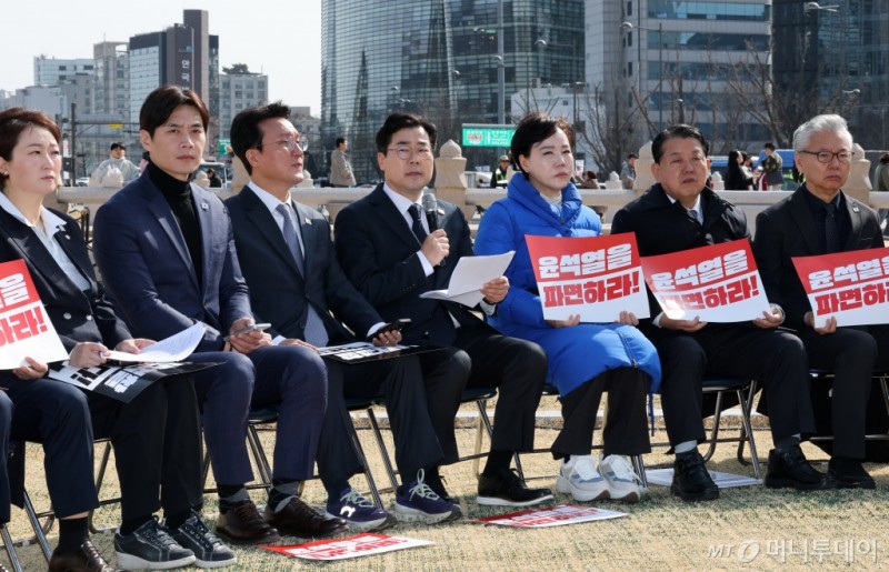 <b>민주당</b> "모수개혁 정부·여당 안 '43%' 수용…이재명 대표 지시"