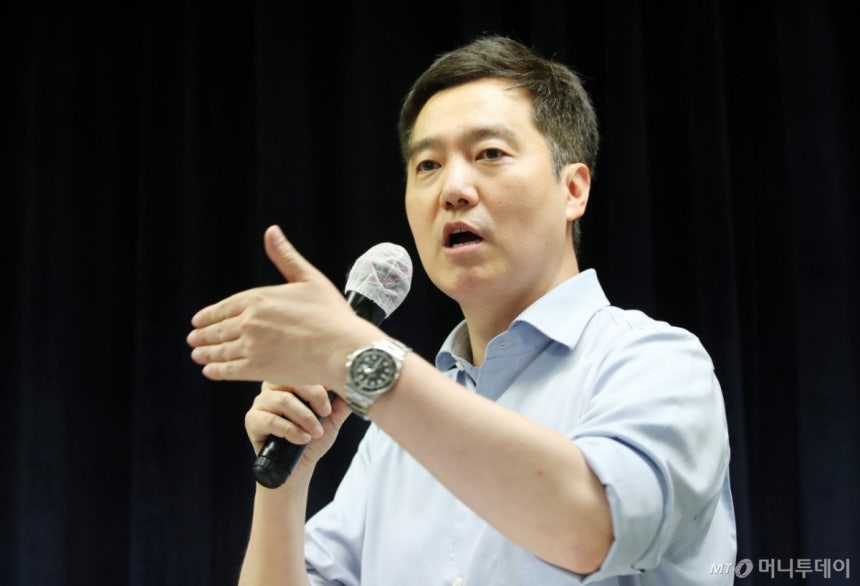 가로세로연구소 김세의 대표가 27일 서울 서초구 모처에서 열린 기자회견에서 발언하고 있다. /사진=김휘선 hwijpg@