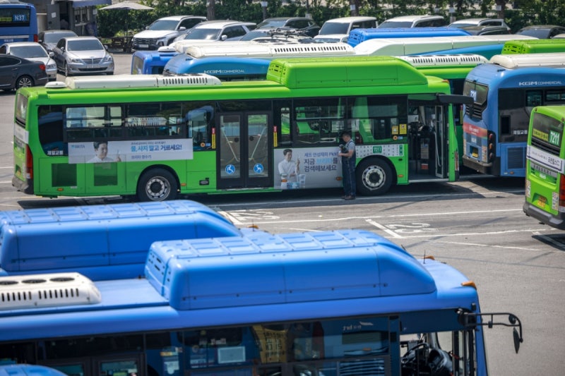 출근길 비상…'협상 결렬' <b>서울</b> 시내<b>버스</b>, <b>준법투쟁</b> 돌입