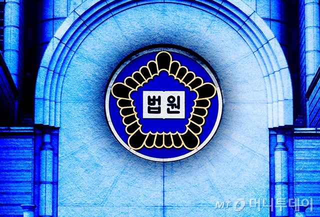  정당한 사유 없이 근무지를 8일 간 이탈한 사회복무요원이 징역 6개월을 선고 받았다.이 사회복무요원은 "사채업자가 자꾸 찾아왔다"고 변명했지만 재판부는 이를 받아들이지 않았다.