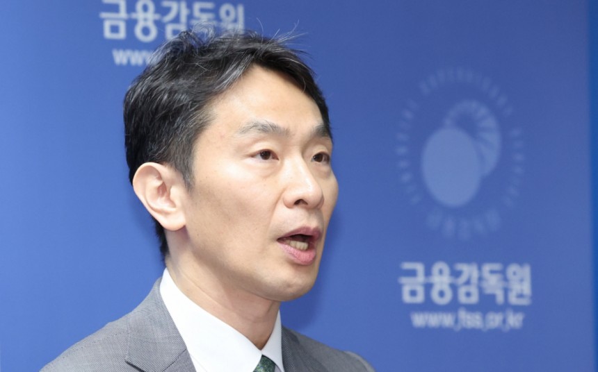  이복현 금융감독원장이 4월24일 오전 서울 영등포구 금융감독원에서 MBK,삼부토건 등 자본시장 현안 관련 브리핑을 하고 있다./사진=뉴시스