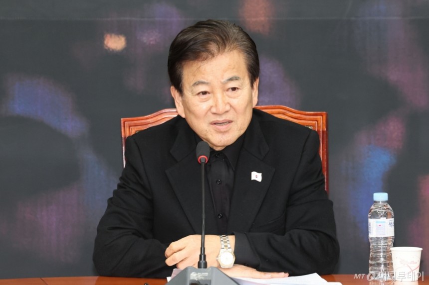 [서울=뉴시스] 권창회 기자 = 정동영 더불어민주당 외환유치 진상조사단 단장이 12일 오전 서울 여의도 국회에서 열린 내란특위 외환유치죄 진상조사단 기자간담회에서 발언하고 있다.2025.01.12.kch0523@