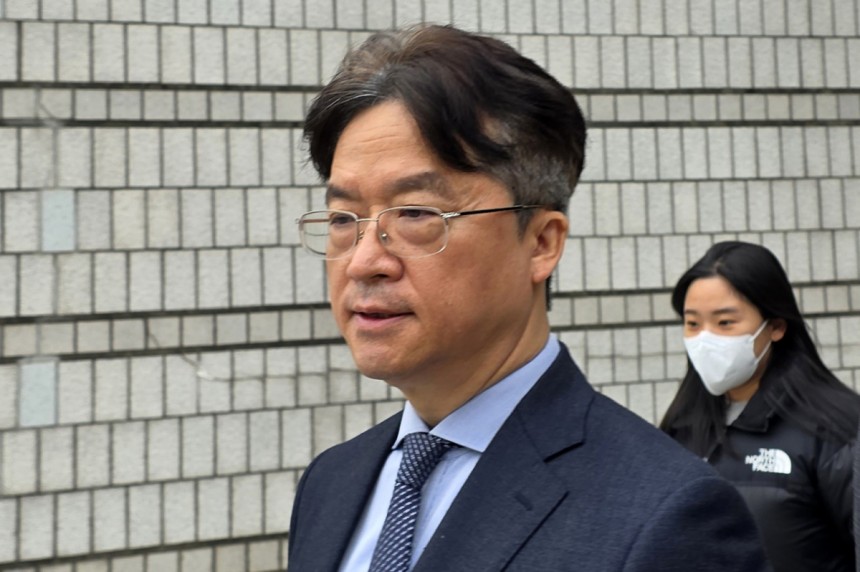 업무상 횡령 및 배임 혐의를 받는 박현종 전 bhc 회장이 지난 3월5일 서울 서초구 서초동 서울중앙지방법원에서 열린 영장실질심사(구속 전 구속 전 피의자 심문)에 출석해 심문을 마치고 법정을 나서고 있다./사진=