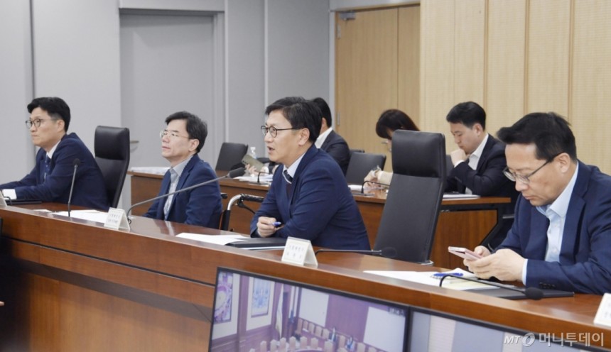 [서울=뉴시스] 김범석 기획재정부 장관 직무대행이 12일 오후 세종시 정부세종청사에서 '제4차 통상현안 관련 범정부 국내대응 전담반 회의'를 주재하고 있다.(사진=기획재정부 제공) 2025.05.12.