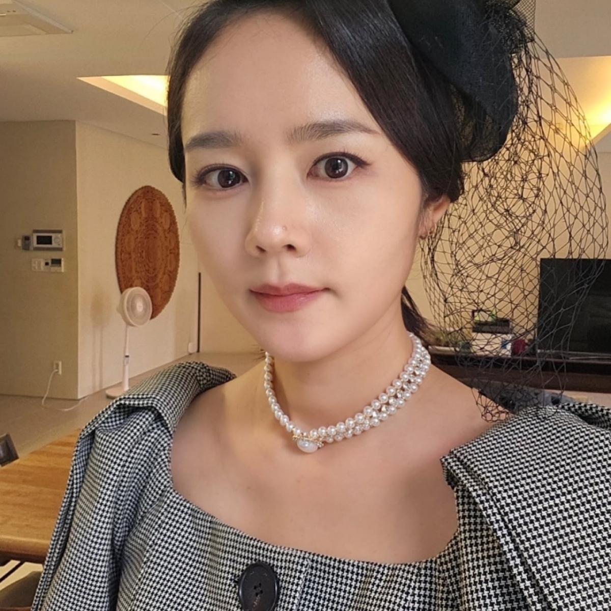 <b>한가인</b>, 스태프에 2000만원 건넸다…"힘든데 퇴사 못할까봐"