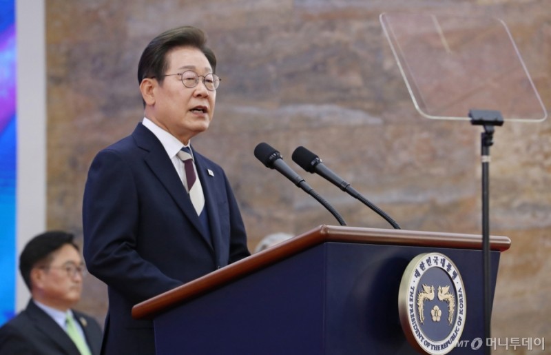 <b>이재명 대통령</b> 첫 인선···총리 김민석·비서실장 강훈식·안보실장 위...