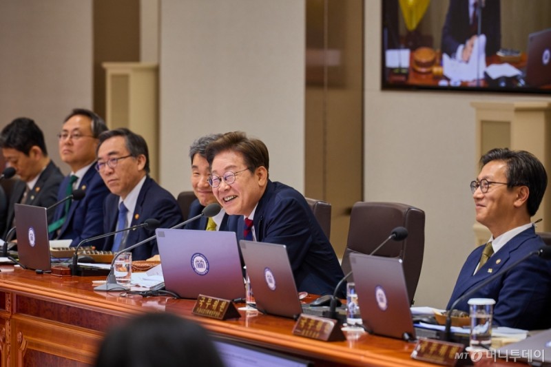[단독]참모들이 <b>이재명</b> 대통령에 붙여준 별칭은? "통님"